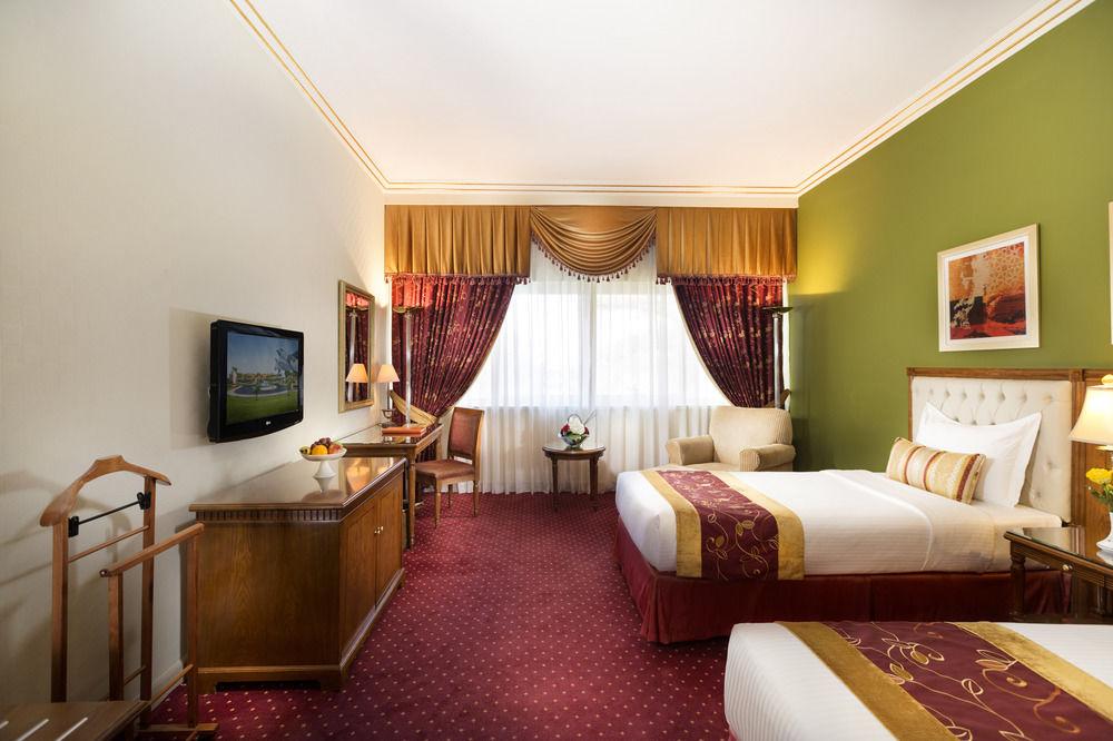 Officers Club & Hotel 5*
