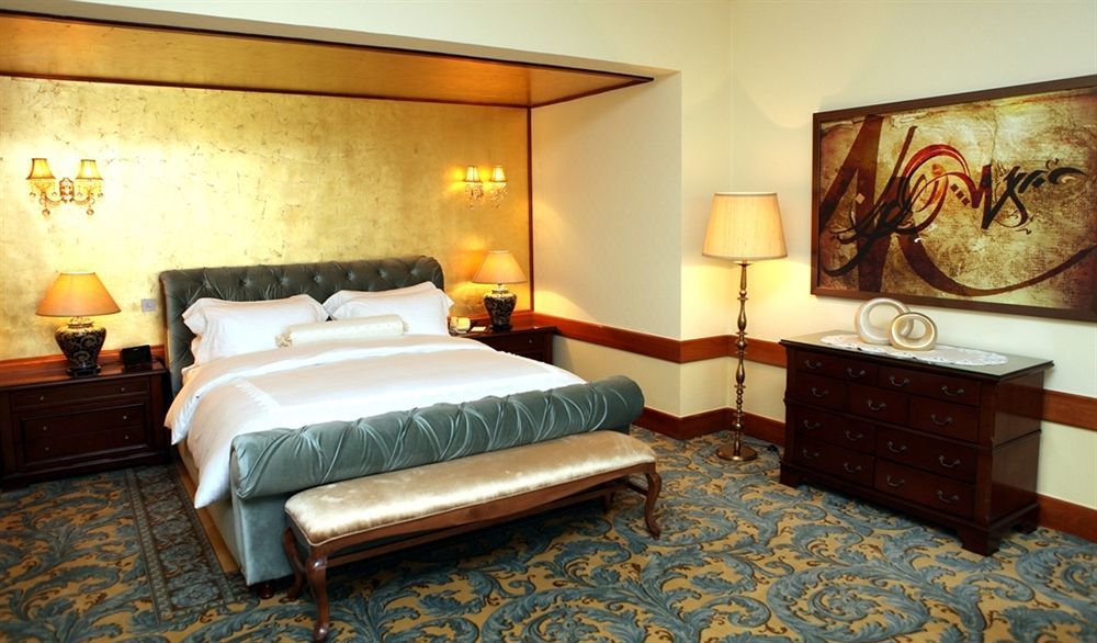 Hotel Officers Club & 5*